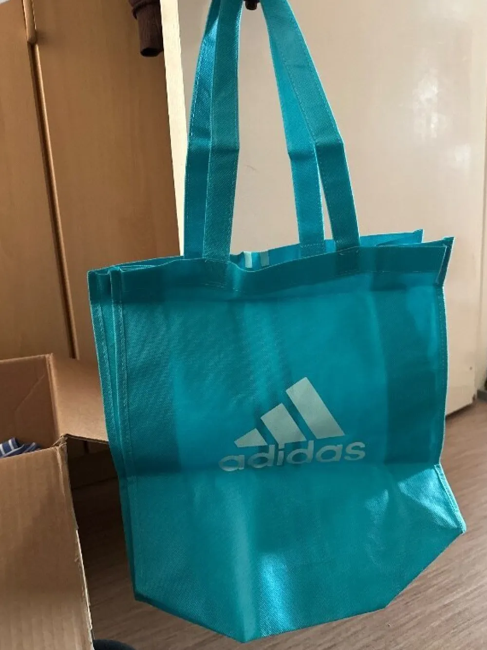 Shopper-Adidas Best