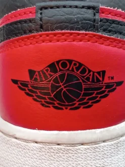 Sneaker><noscript><img width=