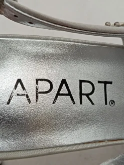 Pumps><noscript><img width=