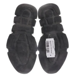 Sneaker><noscript><img width=