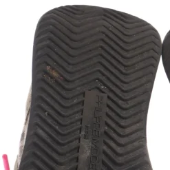 Sneaker><noscript><img width=