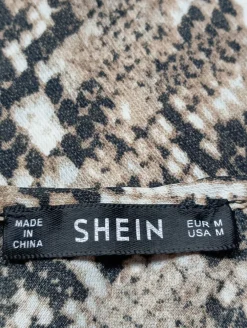 Tops><noscript><img width=