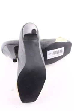 Pumps><noscript><img width=