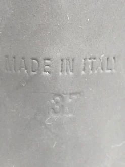 Pumps><noscript><img width=