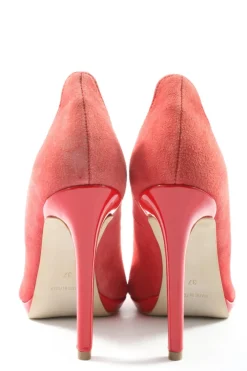 Pumps><noscript><img width=