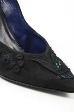 Pumps><noscript><img width=