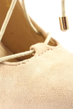 Pumps><noscript><img width=