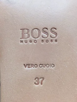 Pumps><noscript><img width=