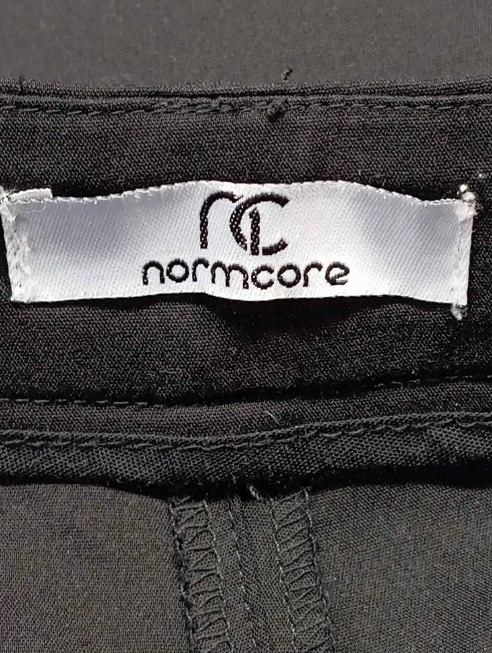 Hosen>normcore Stoffhose Größe 42 schwarz