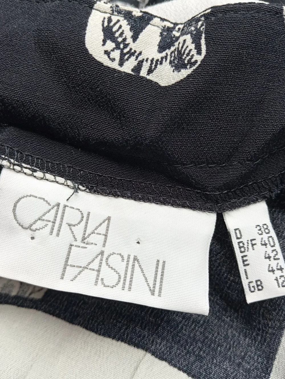 Bademode>Carla Fasini Strandbekleidung Größe 38 schwarzweiß