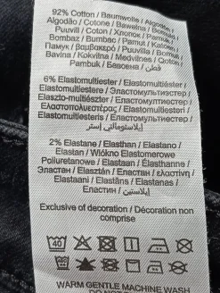 Jeans><noscript><img width=