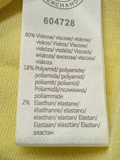 Strickbekleidung><noscript><img width=