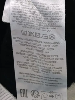 Strickbekleidung><noscript><img width=