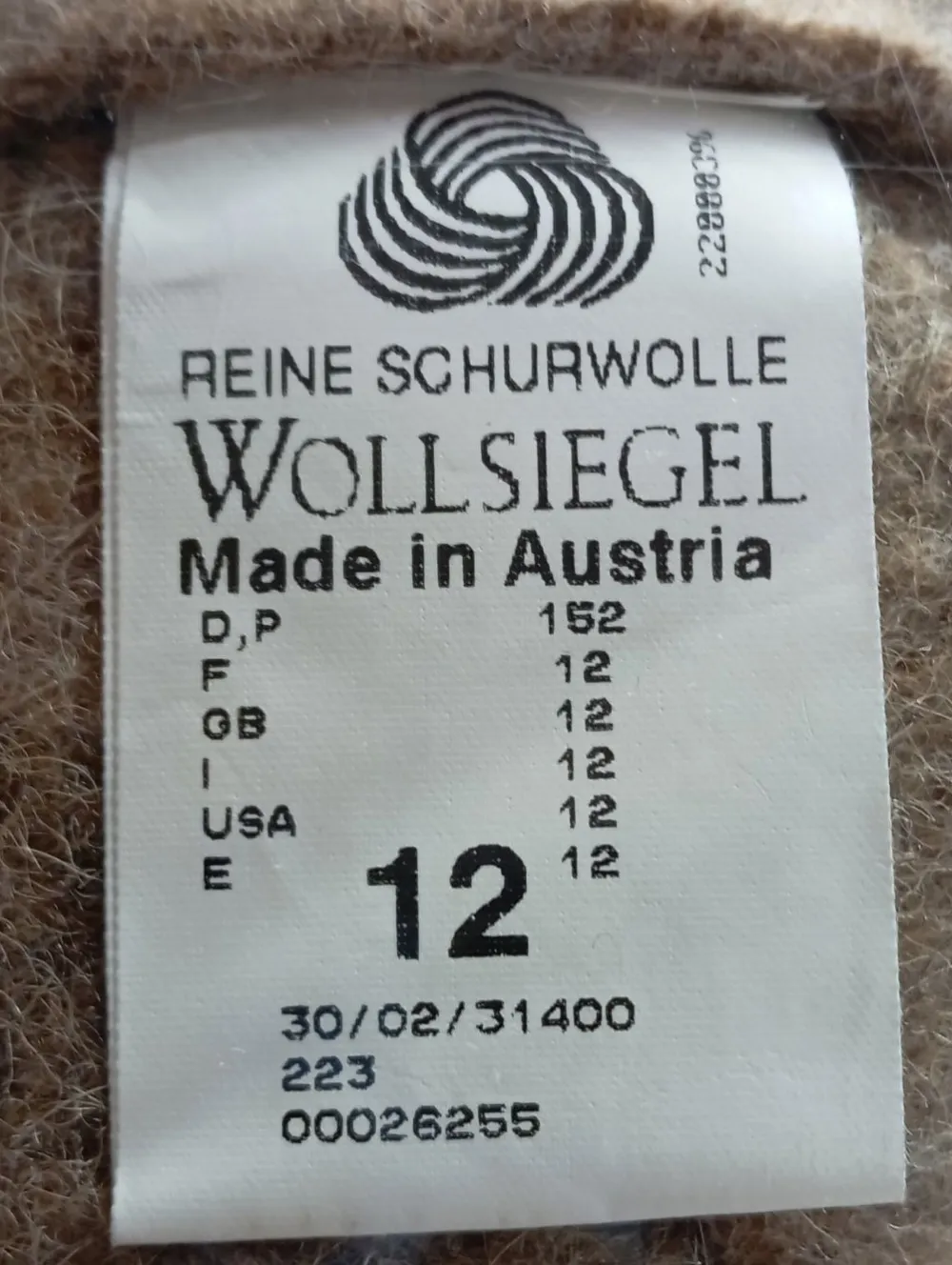 Strickbekleidung>Giesswein Strickjacke Größe 44 braunschwarz