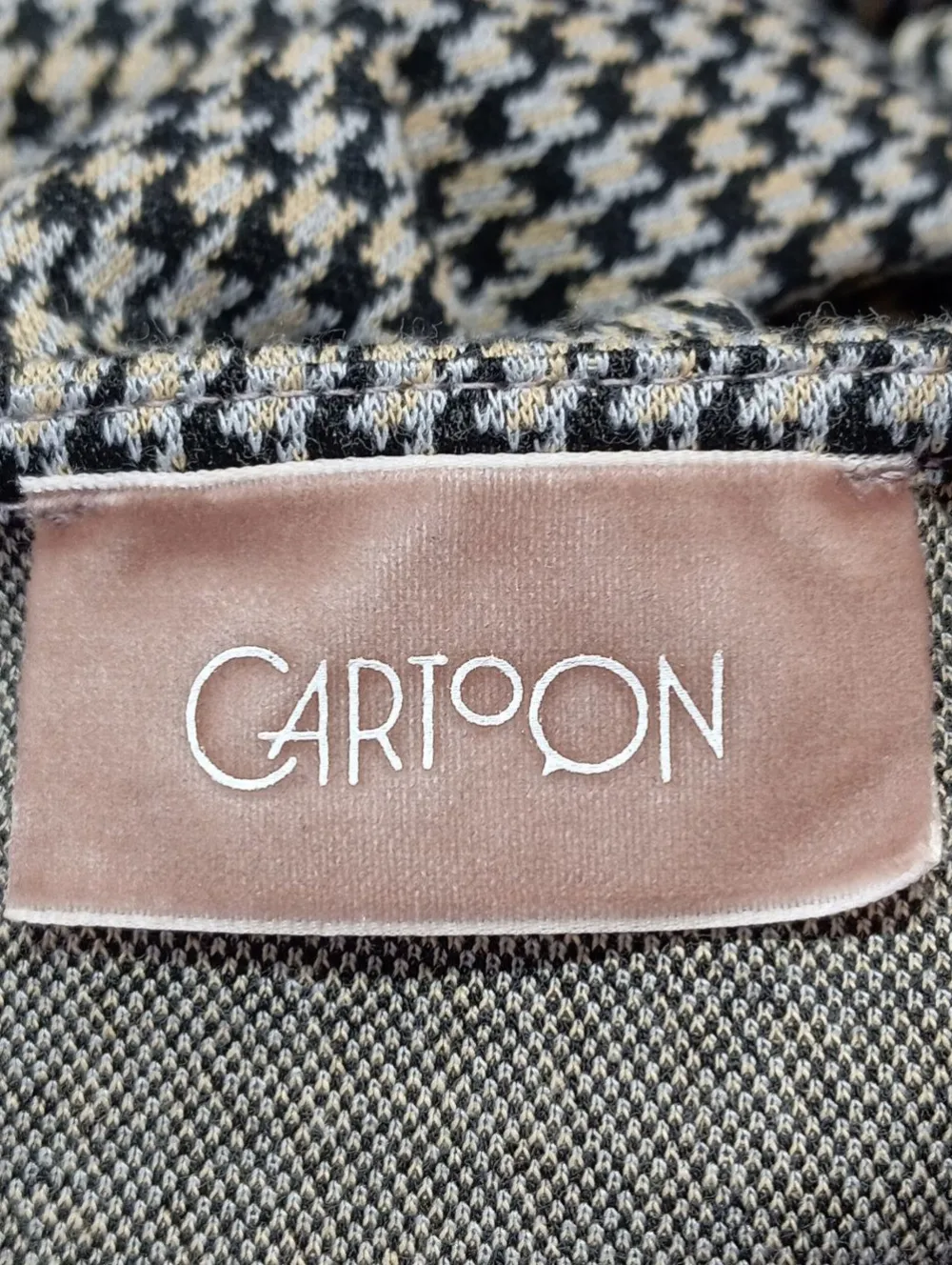 Strickkleid Größe 42-Cartoon Sale