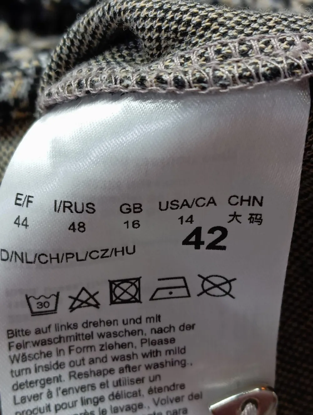 Strickkleid Größe 42-Cartoon Sale