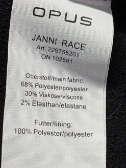 Strickbekleidung><noscript><img width=