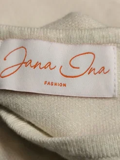 Pullover><noscript><img width=