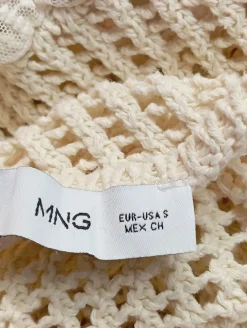 Tops><noscript><img width=