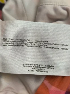 Tops><noscript><img width=