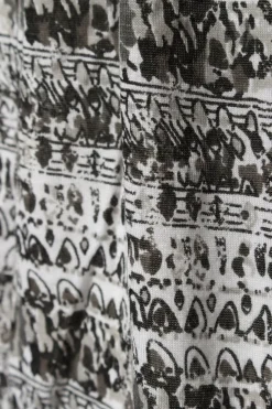 Tops><noscript><img width=