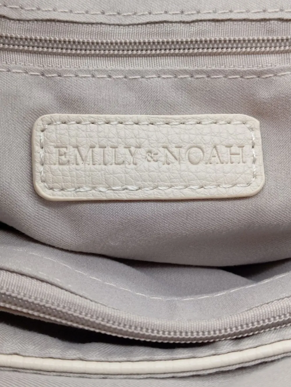 Totes>Emily & Noah Tote creme