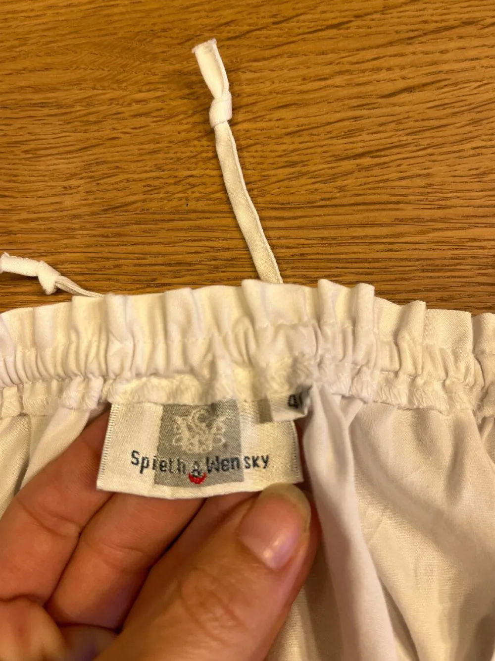 Trachtenmode> Trachtenbluse Größe 40 weiß