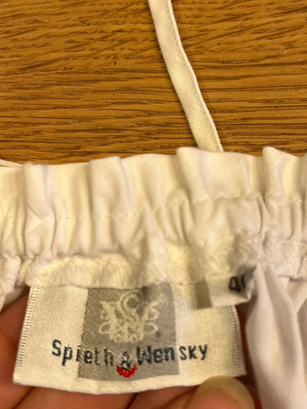 Trachtenmode> Trachtenbluse Größe 40 weiß