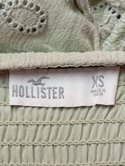 Tops><noscript><img width=