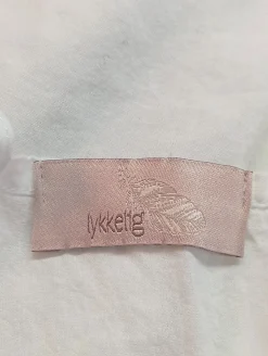 Tops><noscript><img width=