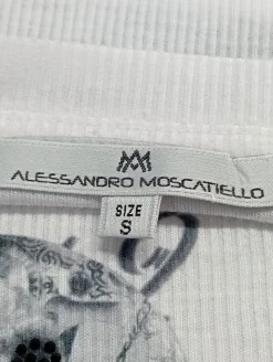 Tops><noscript><img width=