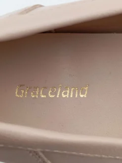 Pumps><noscript><img width=