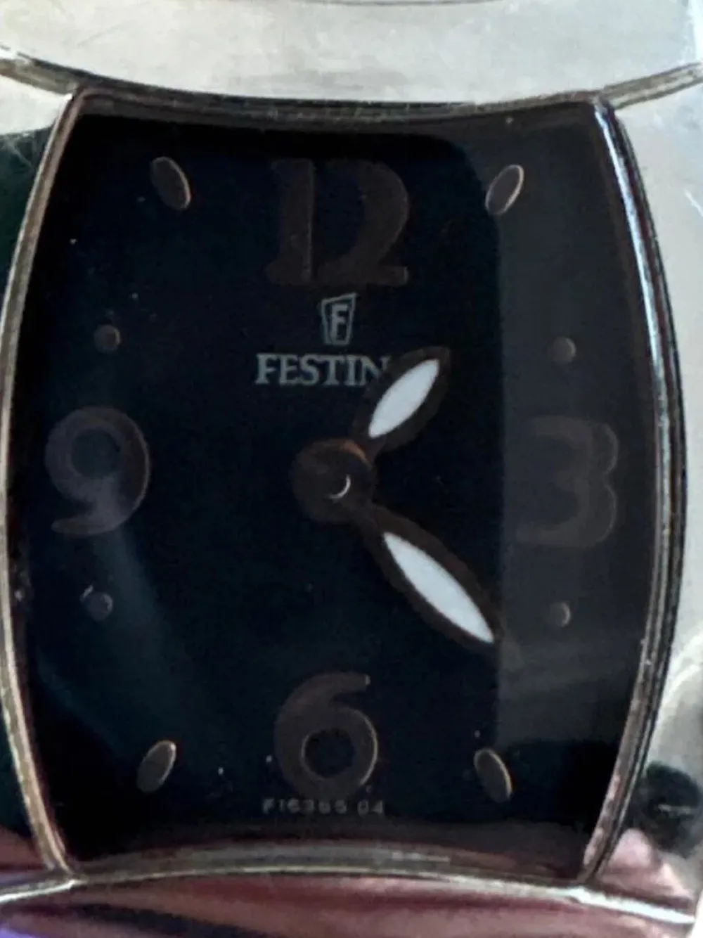 Uhren> Uhr silberfarben