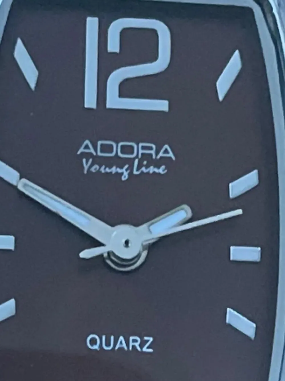 Uhr-Adora Outlet