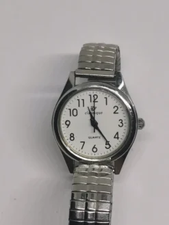 Uhren> Uhr silberfarben