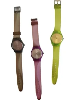 Uhren> Uhr mehrfarbig