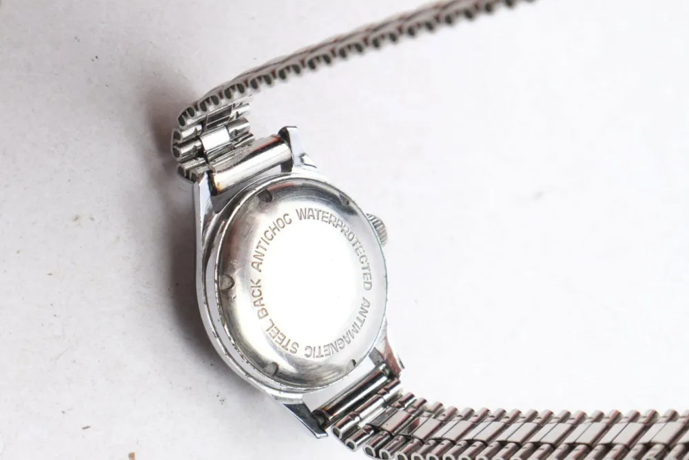 Uhren> Uhr silberfarben