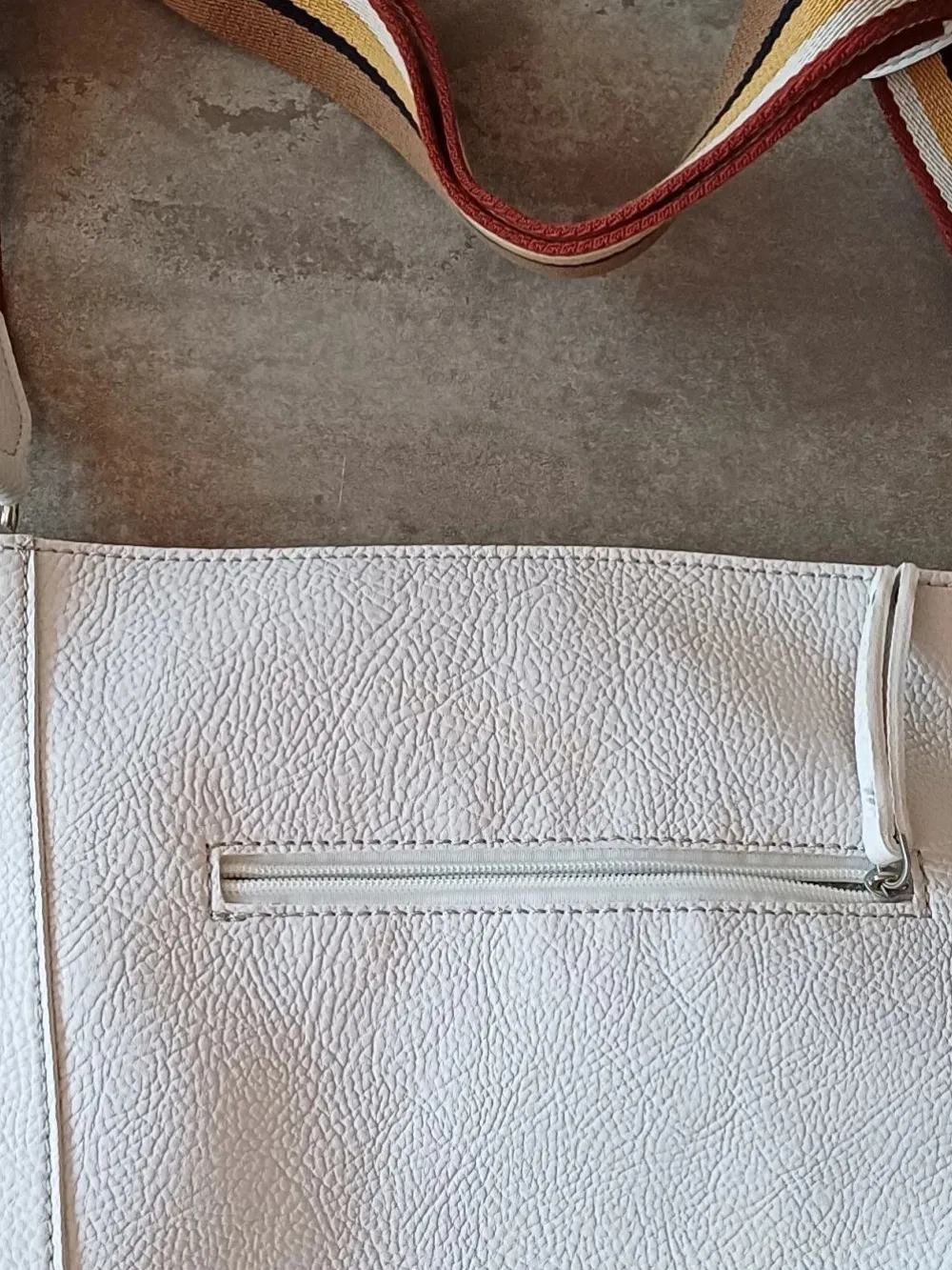 Umhängetaschen> Umhängetasche weiß