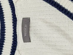 V-Ausschnitt-Pullover Größe 38-Yessica Outlet